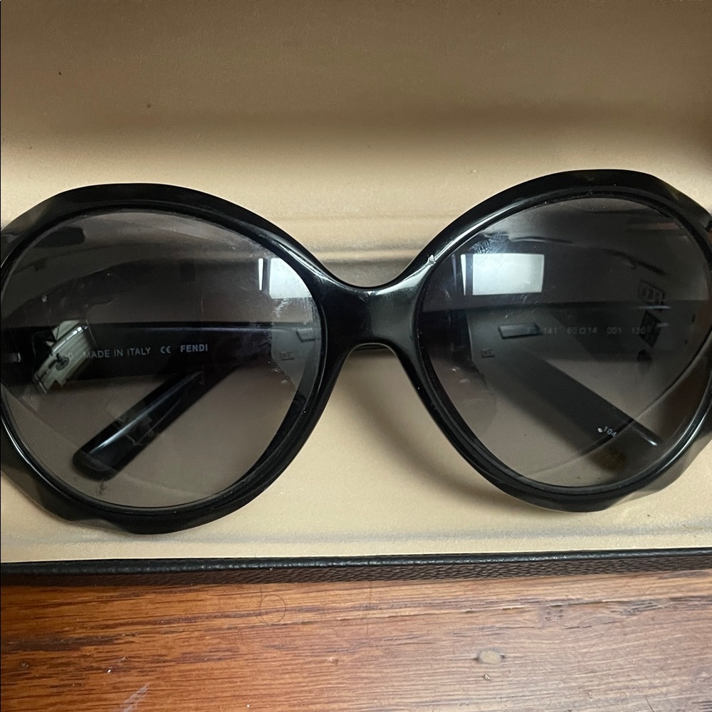 Fendi Black Designer Sunglasses - Picture 2 of 5